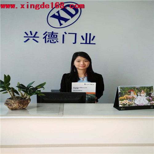 藍(lán)牙控制車(chē)庫(kù)快速卷簾門(mén)